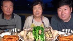 湖北鄂州幸福一家人吃瓜视频,欢乐时光温馨瞬间